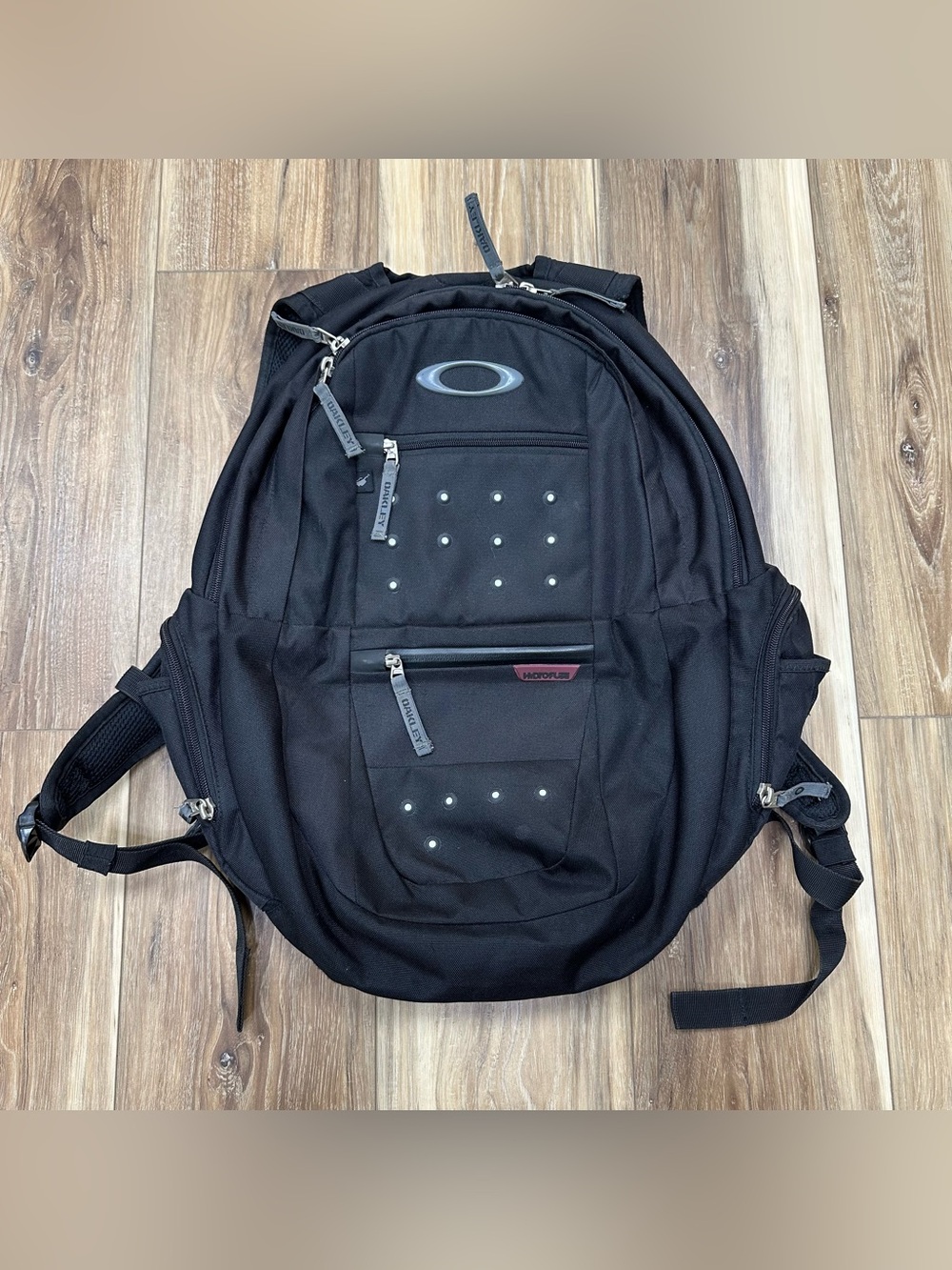 Oakley Arsenal Pack Hydrofuse Multipocket Backpack, 92329OVT, Black Grey